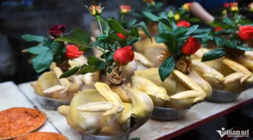 سكان هانوي يجهزون قرابين خاصة بمناسبة يوم اكتمال القمر في الشهر القمري الأول